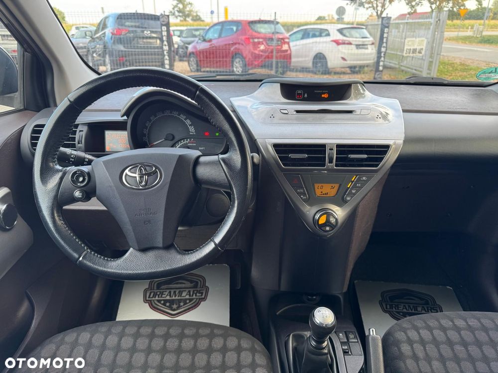 Toyota iQ - 17