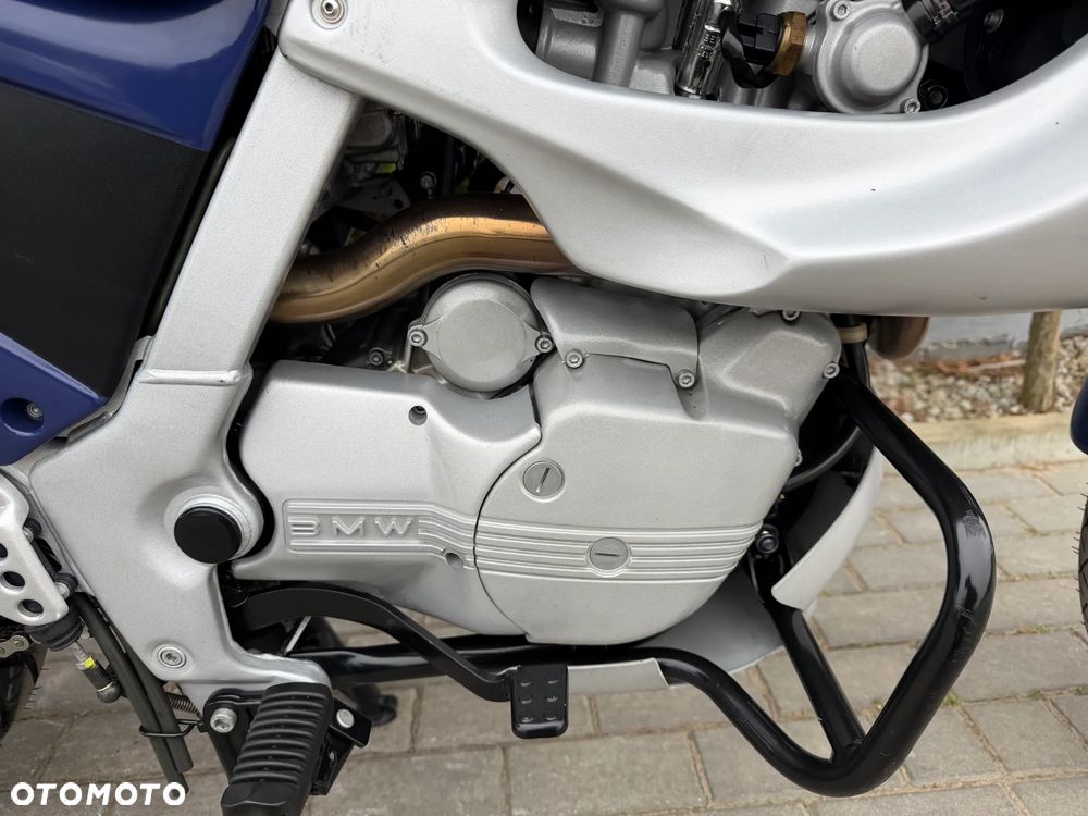 BMW F - 17
