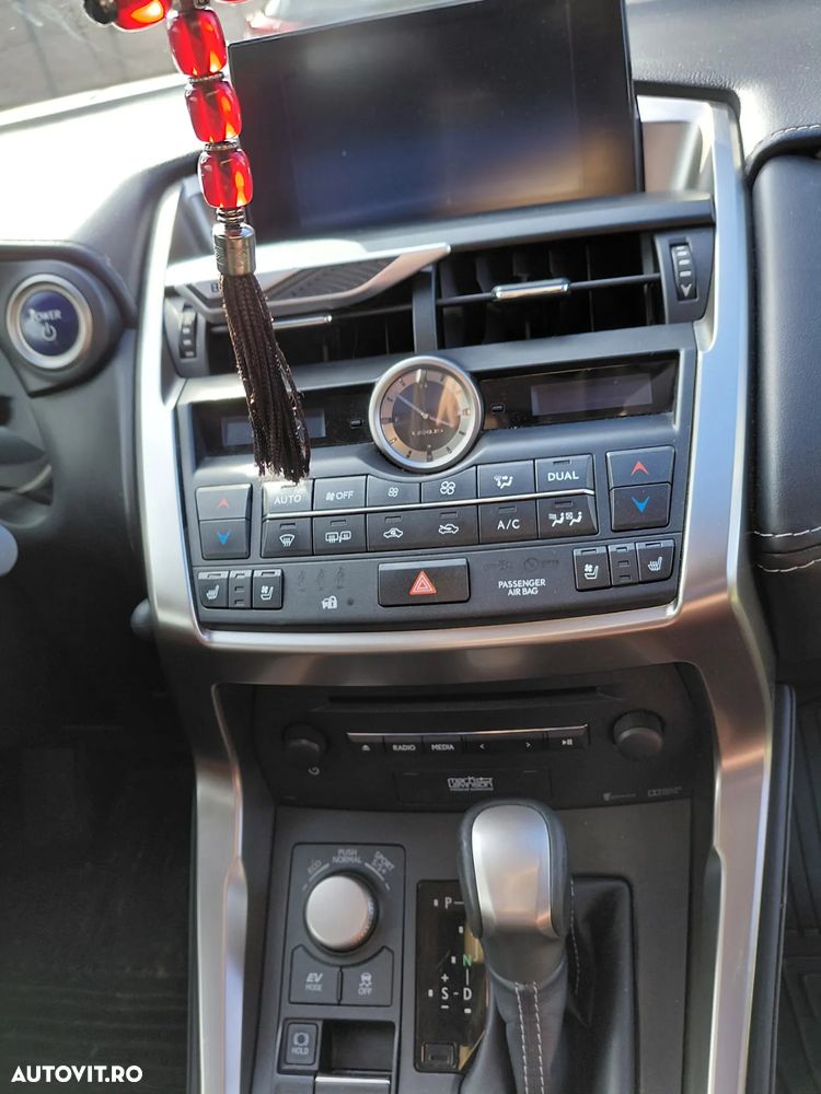 Lexus Seria NX 300h Luxury - 10