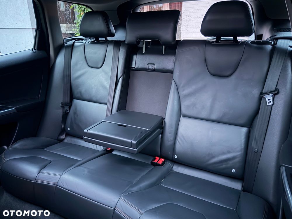 Volvo XC 60 D4 Drive-E Momentum - 37