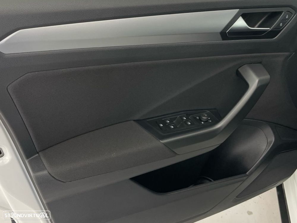 VW T-Roc 1.5 TSI Life DSG - 18