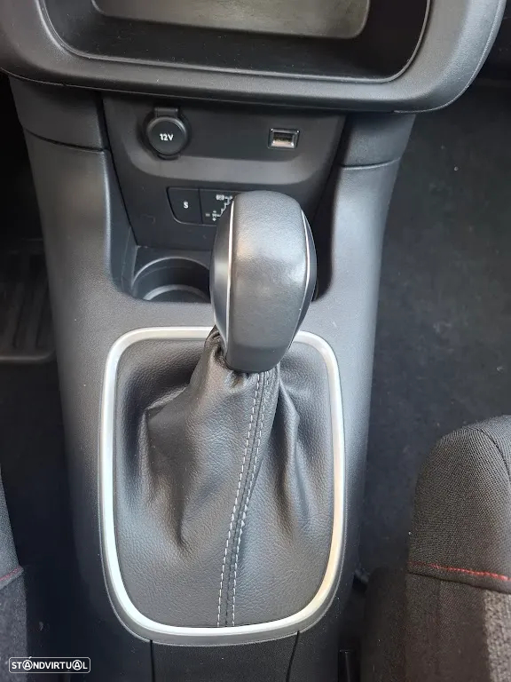 Citroën C3 1.2 PureTech Shine EAT6 - 19