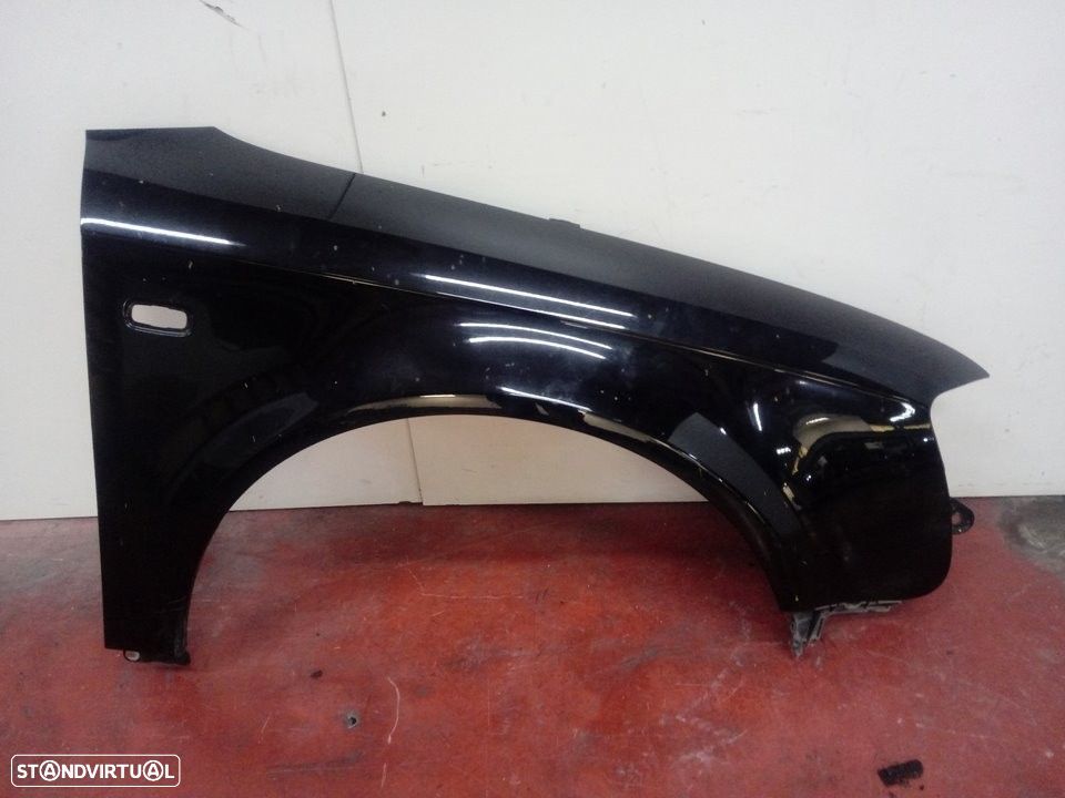 GUARDA-LAMAS FRONTAL DIREITO AUDI A4 2005 - - 3