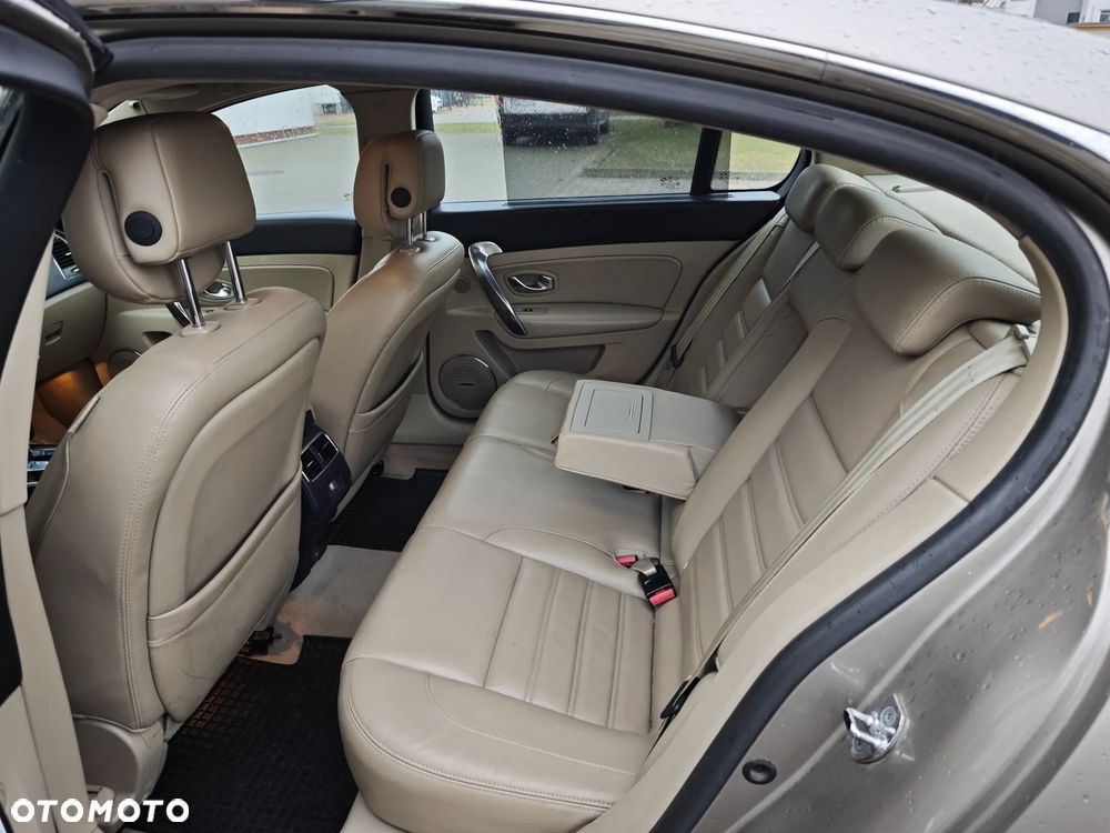 Renault Latitude - 16