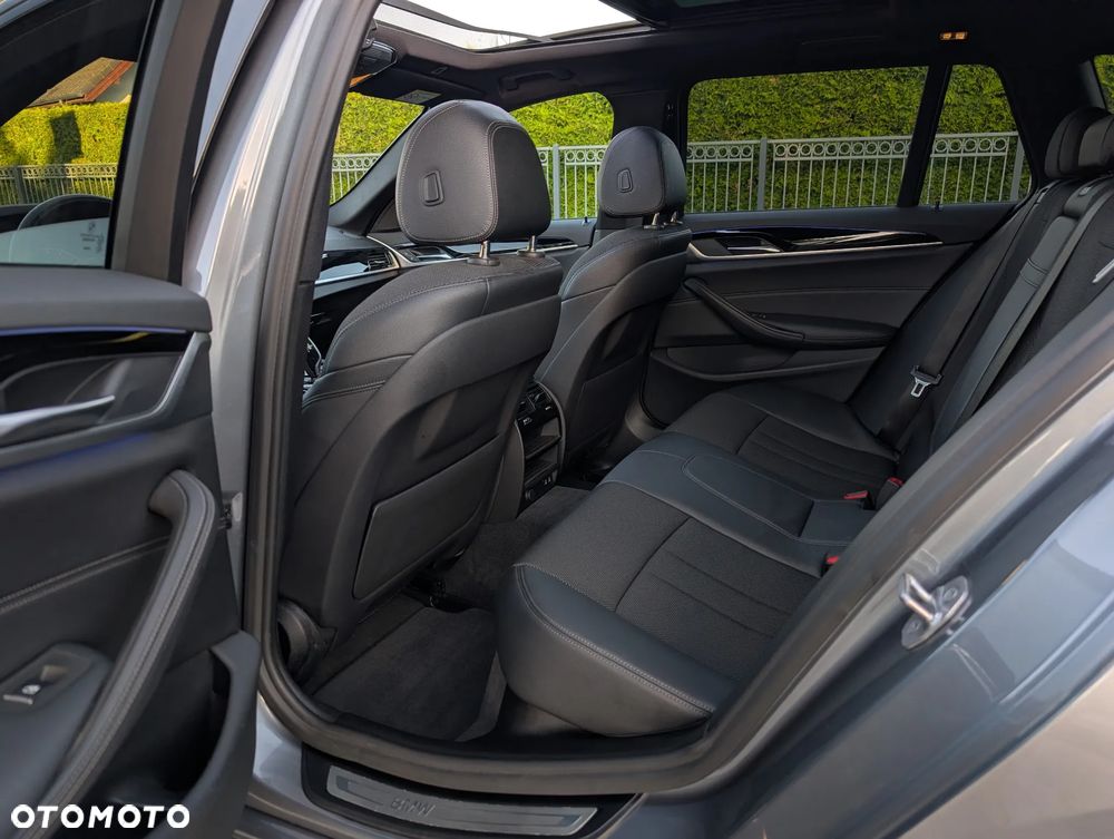 BMW Seria 5 520d Sport Line - 8
