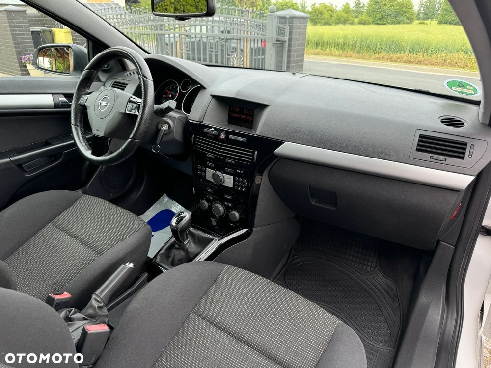 Opel Astra 1.6 Edition 111 Jahre - 14