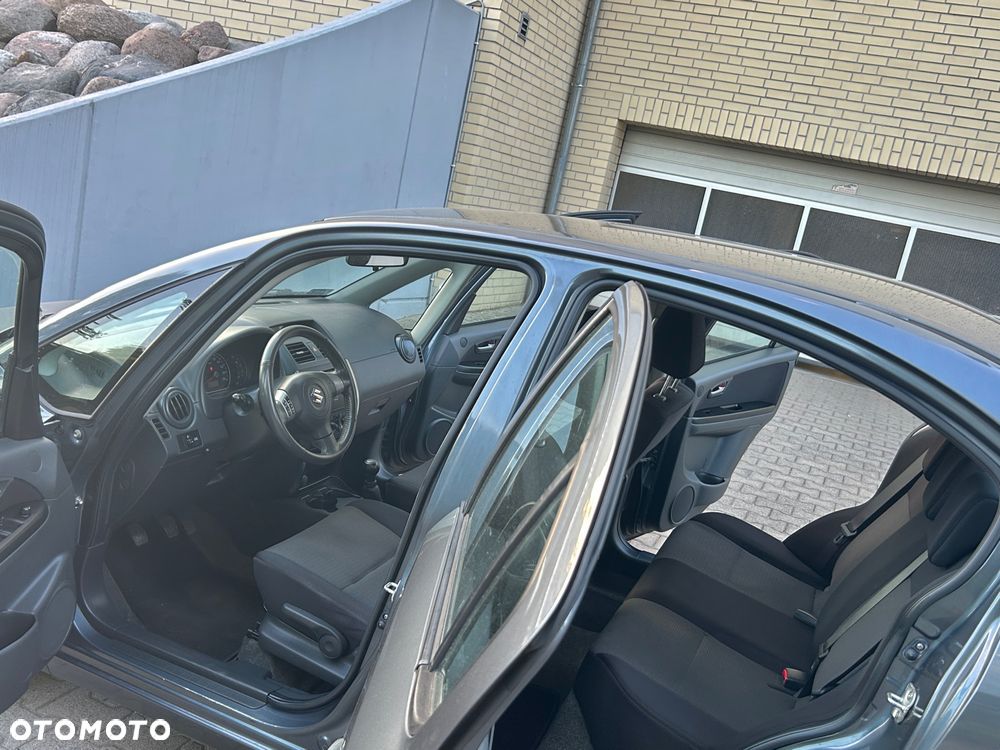 Suzuki SX4 - 4
