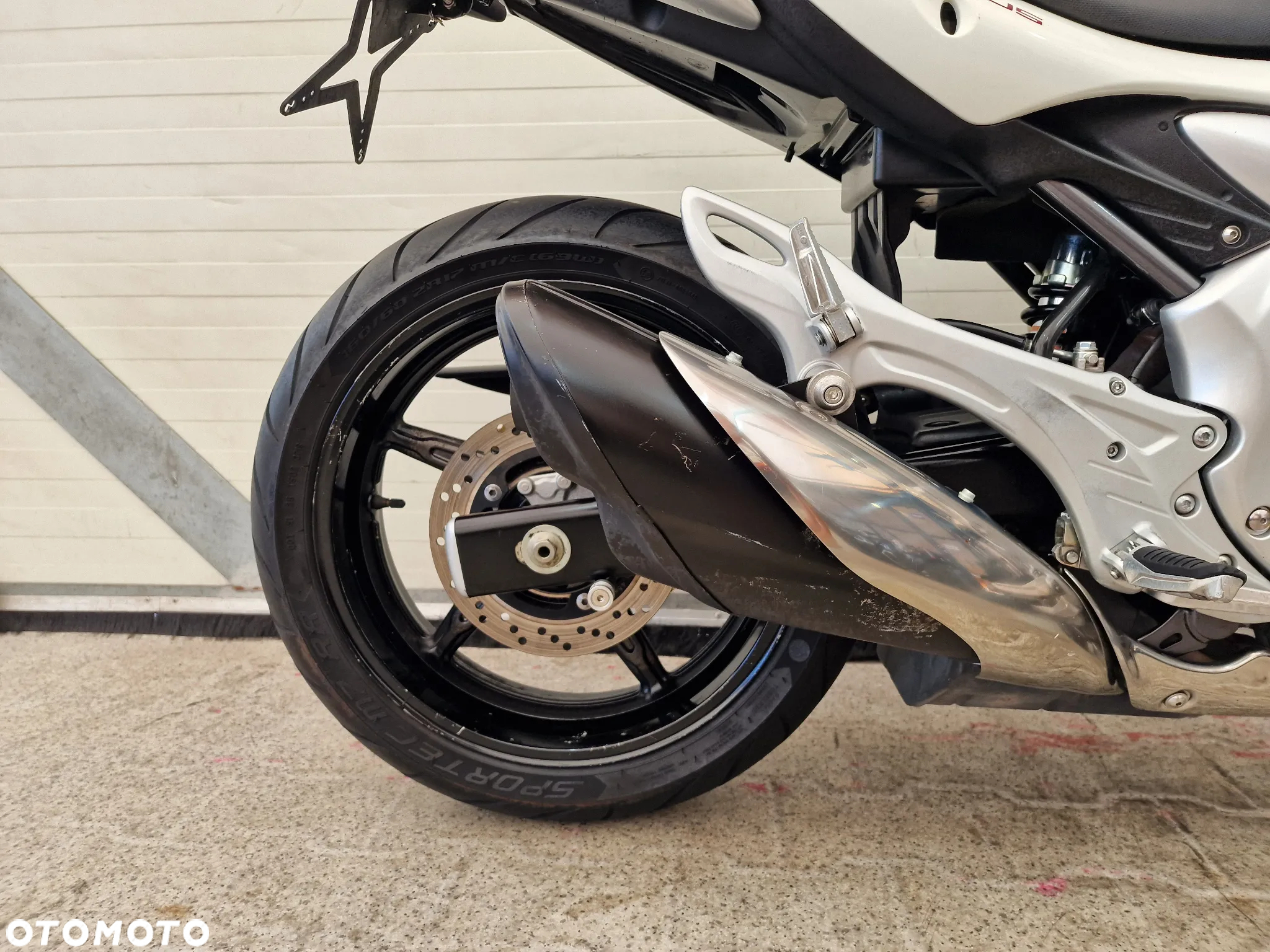 Suzuki Gladius - 25