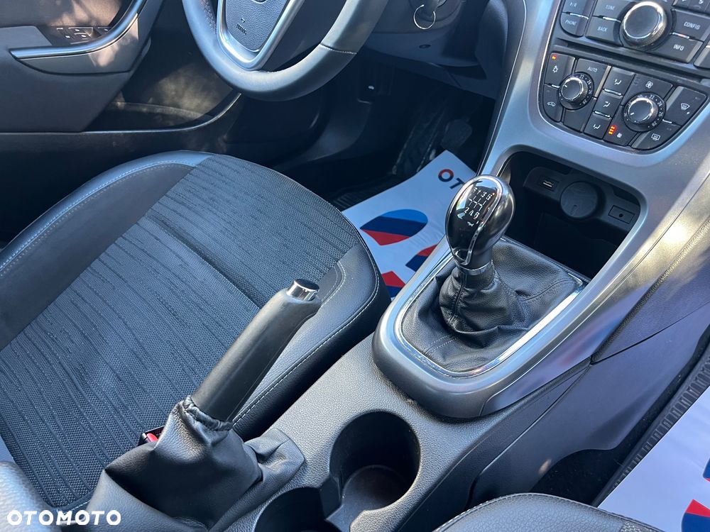 Opel Astra 1.4 T Cosmo S&S - 17