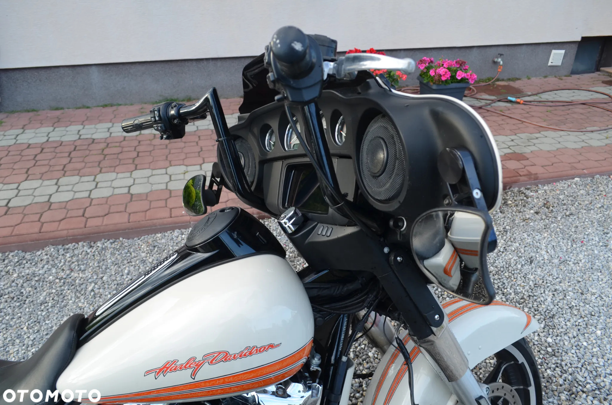 Harley-Davidson Touring Street Glide - 16