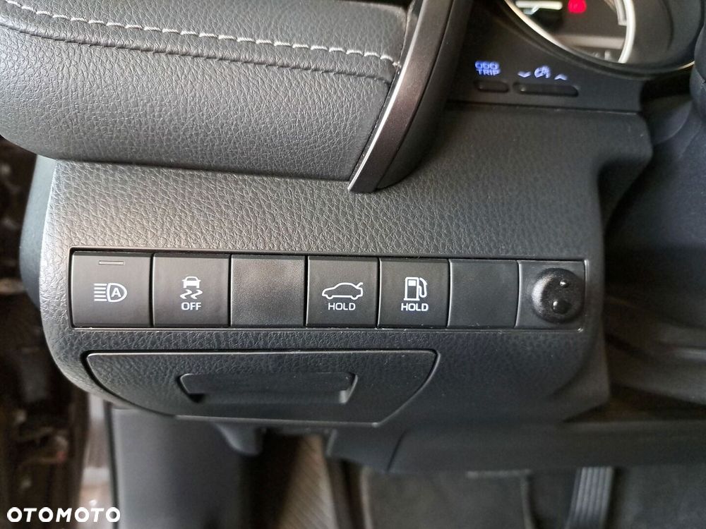 Toyota Camry 2.5 Hybrid Prestige CVT - 36