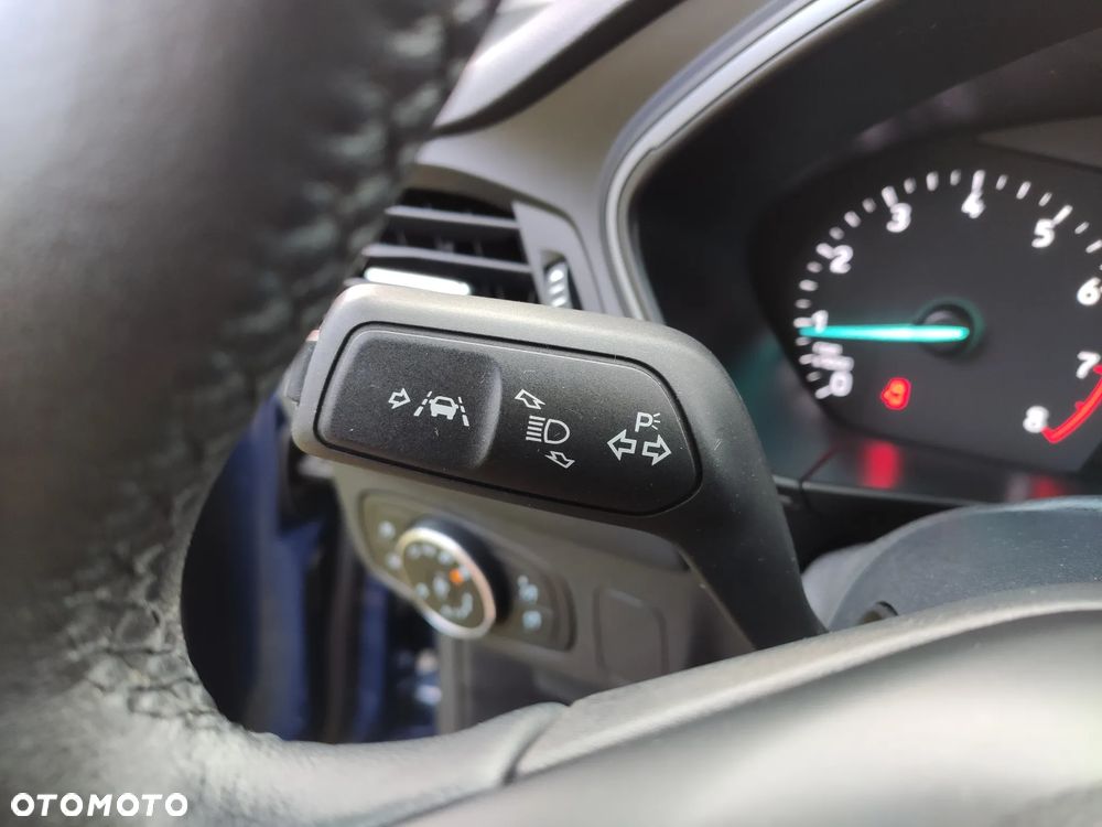 Ford Focus 1.0 EcoBoost Trend - 25