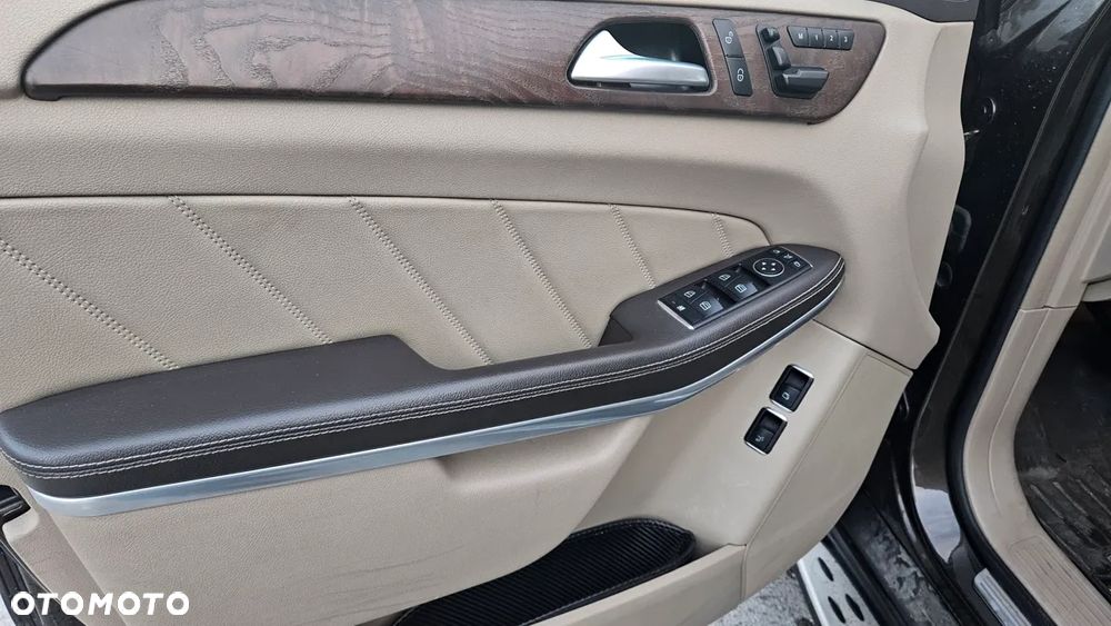 Mercedes-Benz GL 350 BlueTec 4-Matic - 15