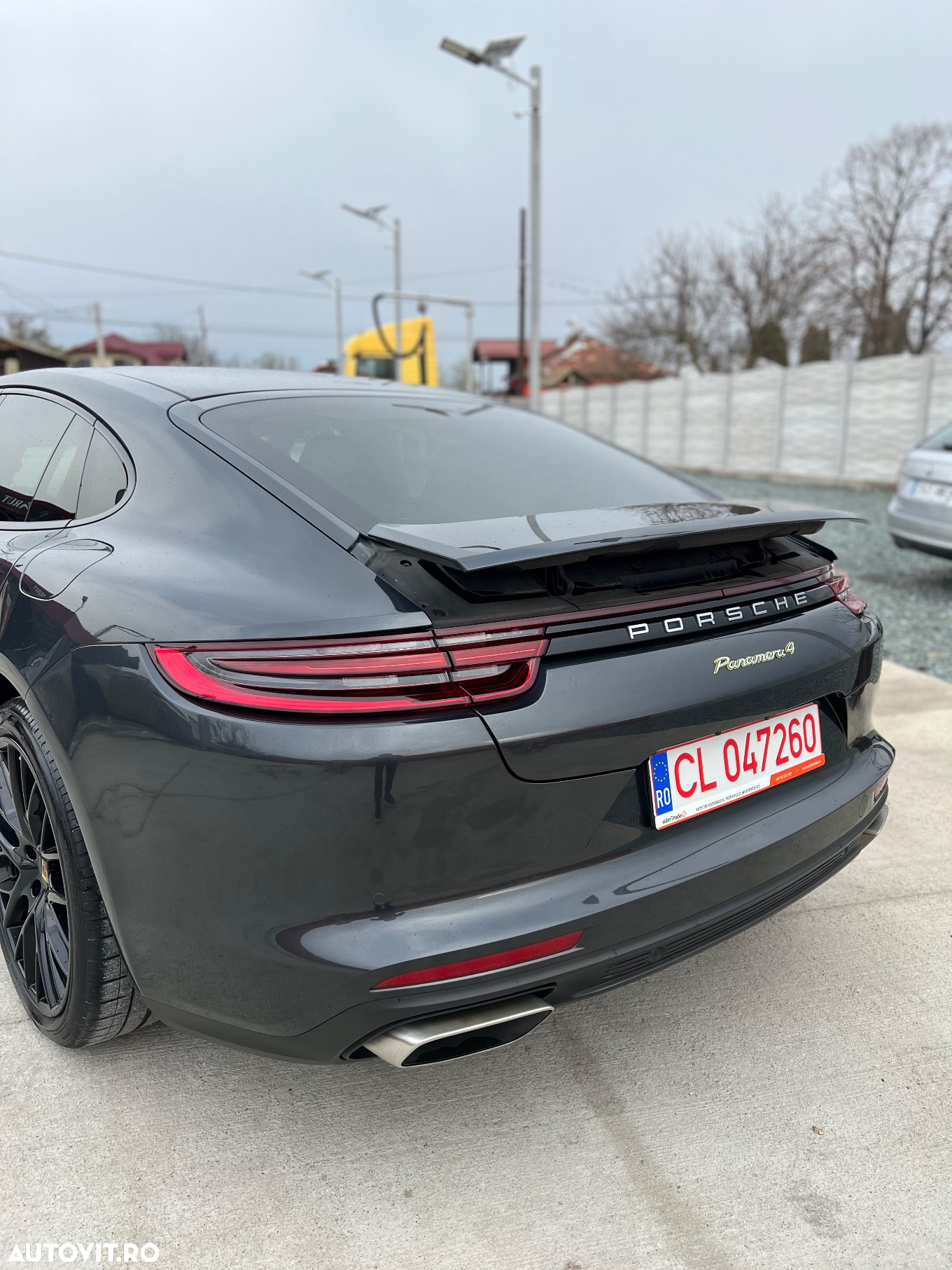 Porsche Panamera 4 E-Hybrid - 7