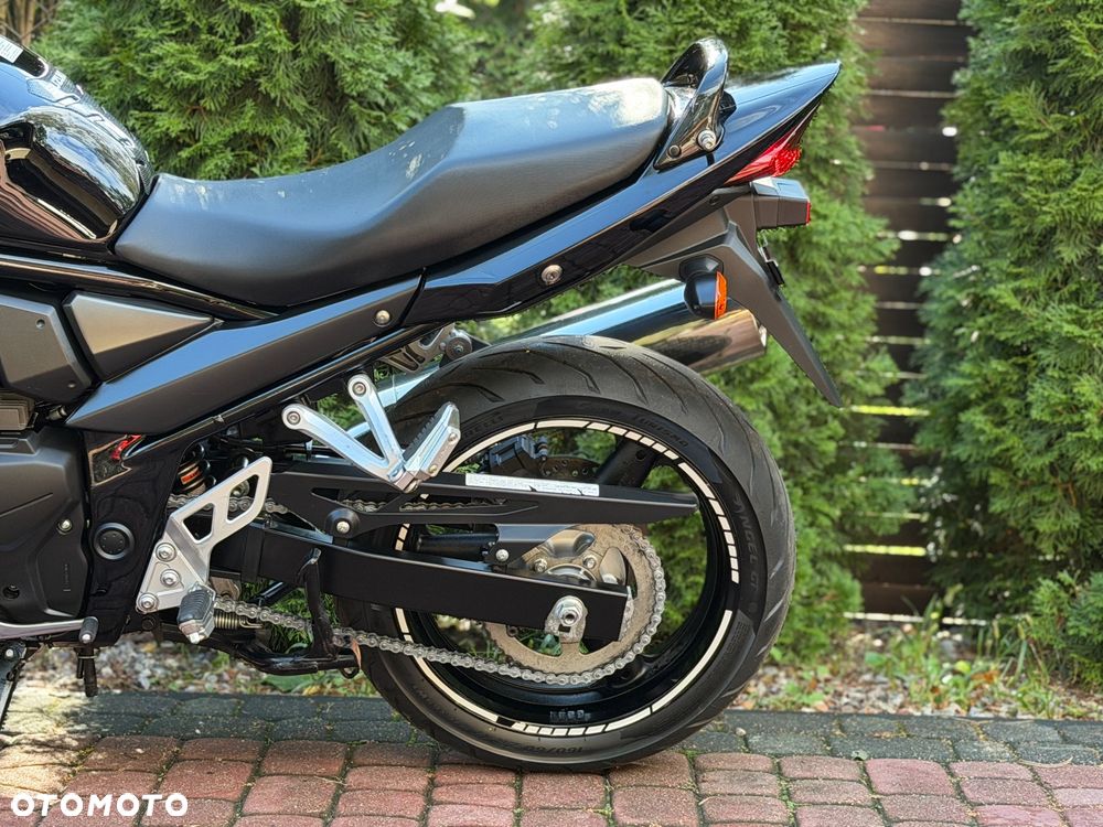 Suzuki GSX - 20