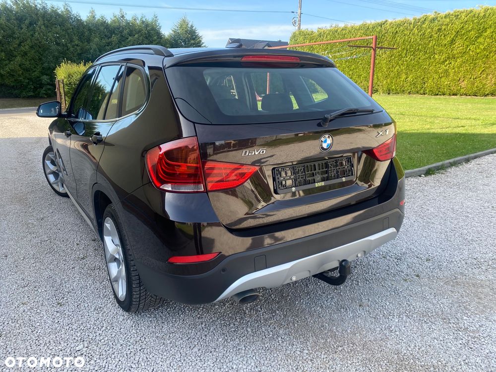 BMW X1 sDrive18d xLine - 33