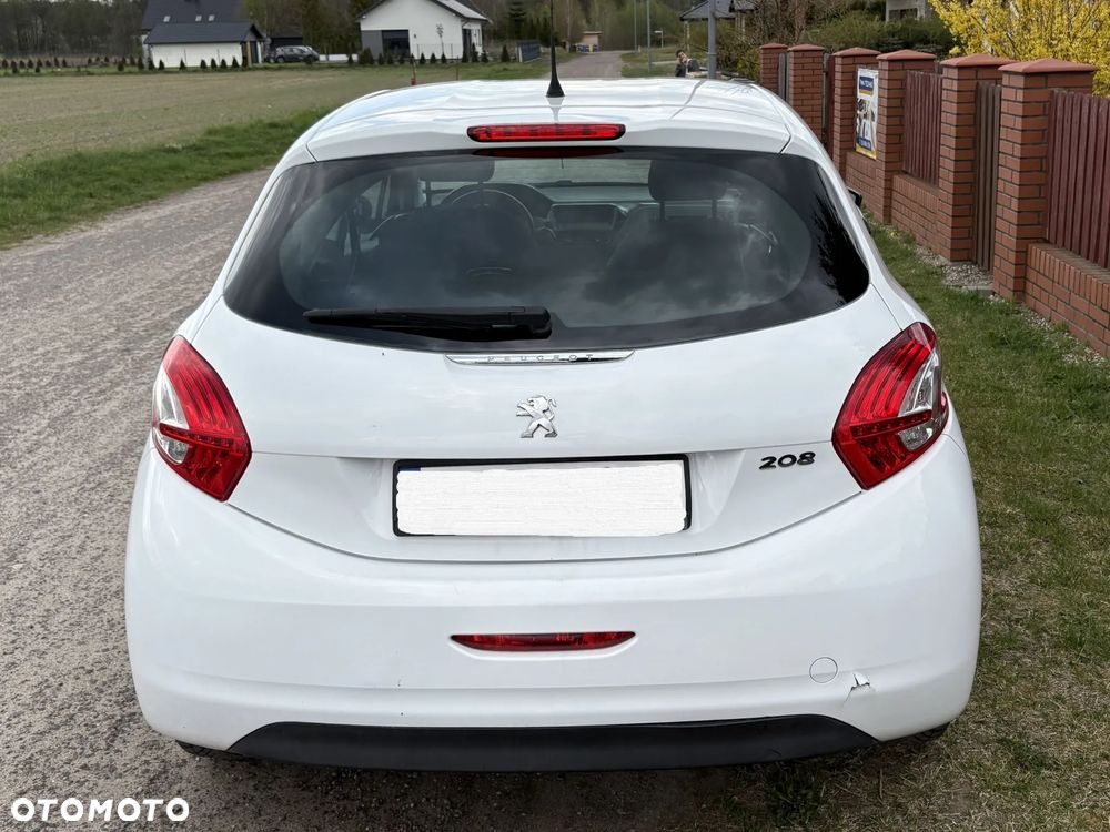 Peugeot 208 - 5