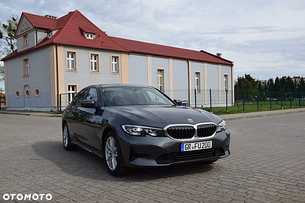 BMW Seria 3 318d Edition M Sport Shadow - 2