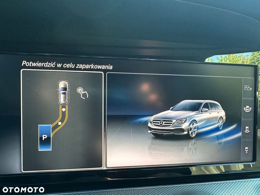 Mercedes-Benz Klasa E 220 d 9G-TRONIC - 24