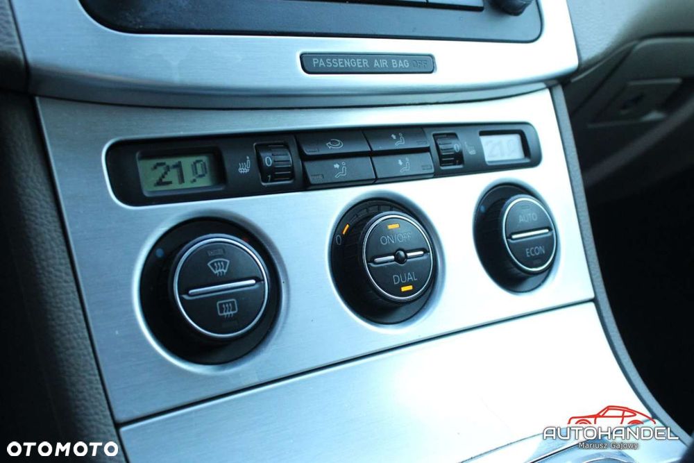 Volkswagen Passat - 15
