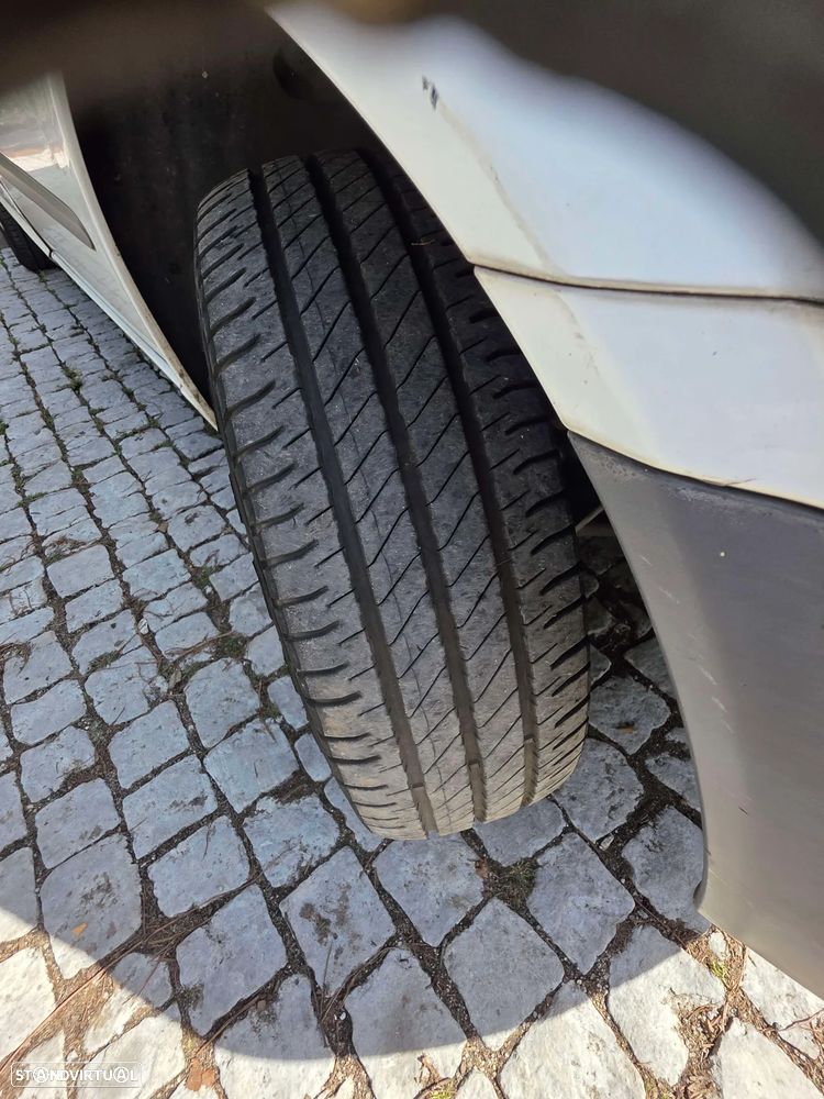 Mercedes-Benz Vito 109 CDi/32 9L Compacto - 3