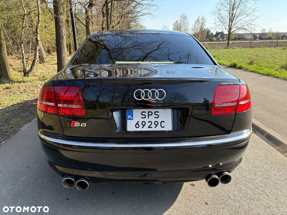 Audi S8 - 16