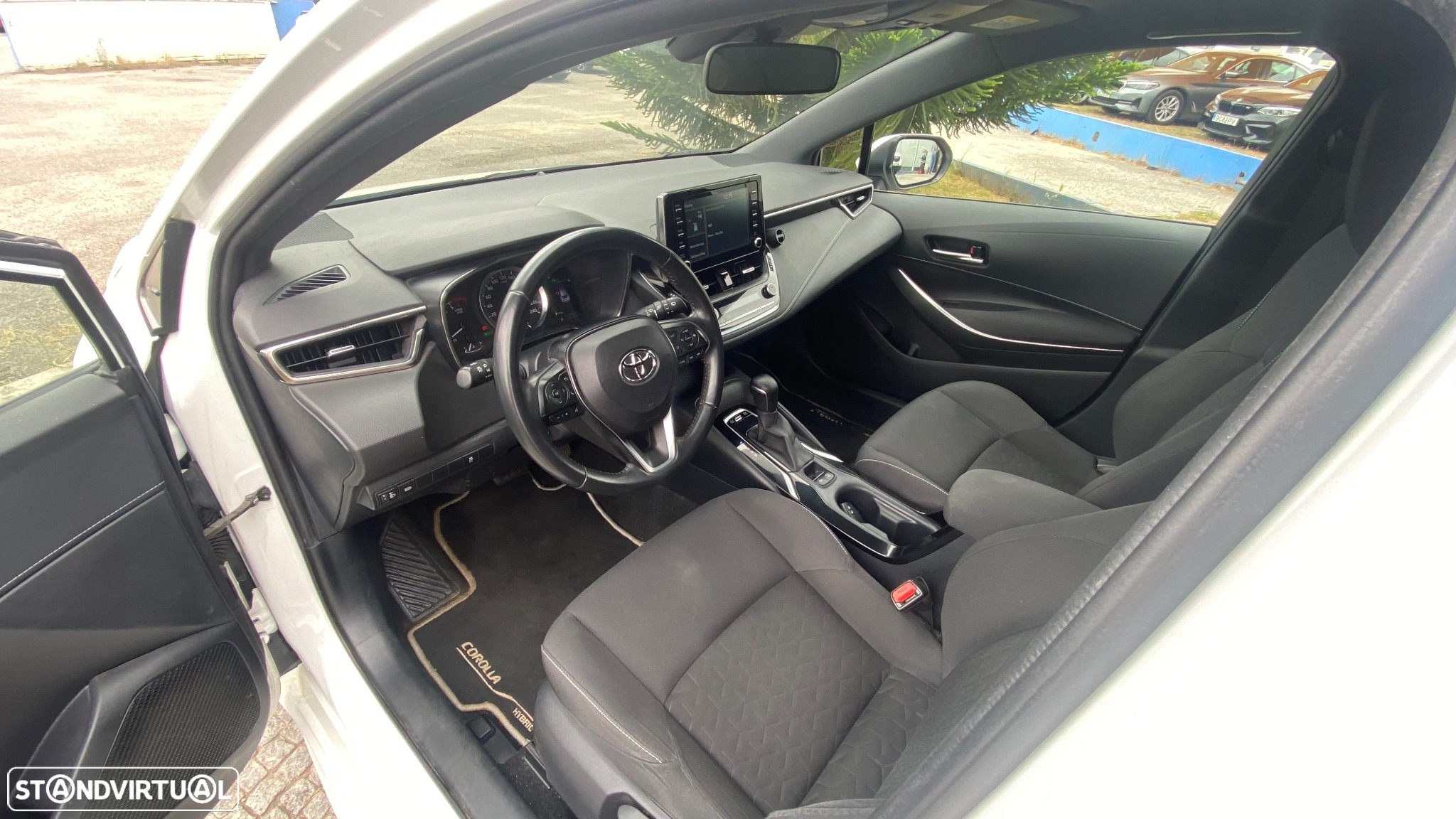 Toyota Corolla 1.8 Hybrid Comfort - 22