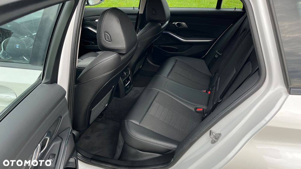 BMW Seria 3 320d Sport Line sport - 21