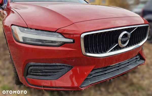 Zderzak przód  Volvo S60 III Kolor 725-16 4x PDC