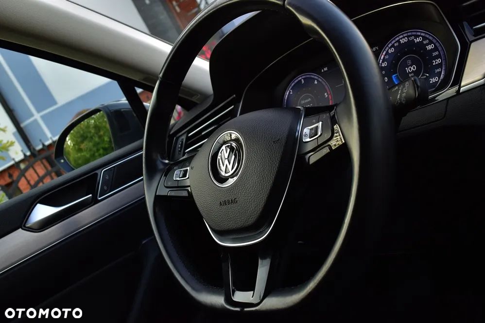 Volkswagen Passat 2.0 TDI BMT Highline DSG - 33