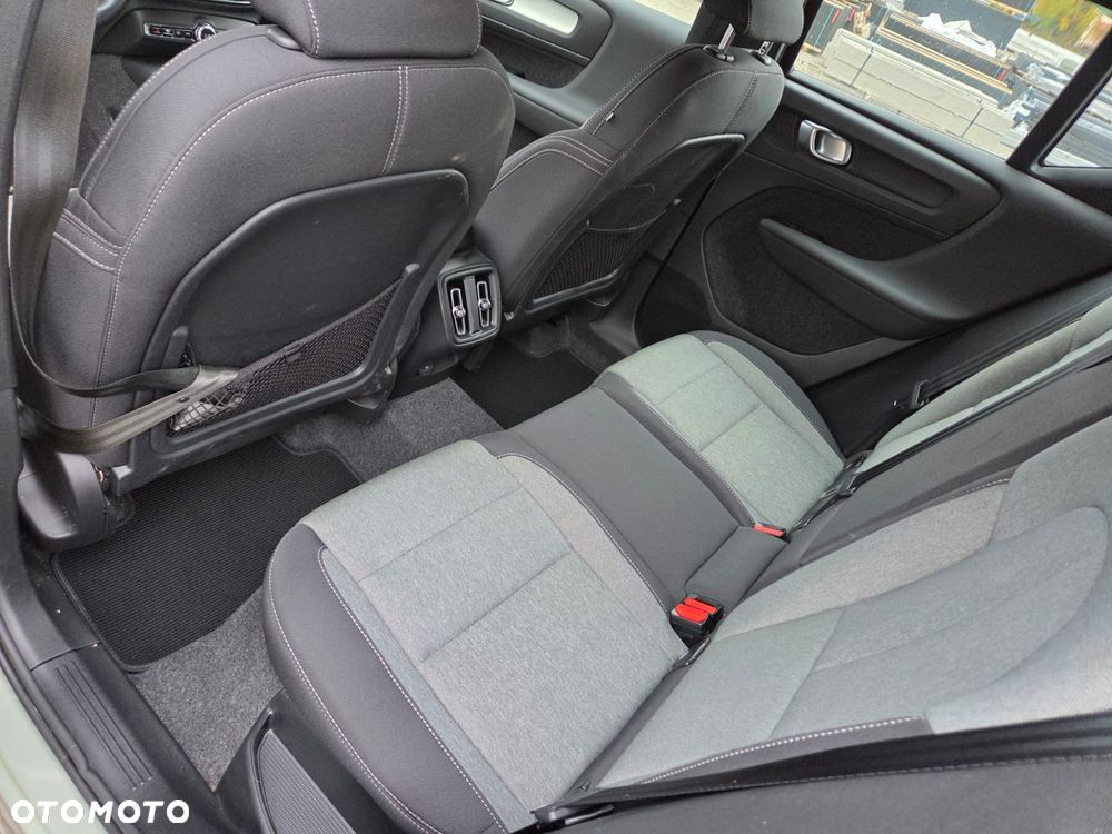 Volvo XC 40 B3 DKG Essential - 26