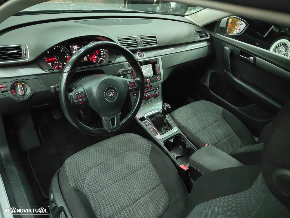 VW Passat Variant 1.6 TDI Confortline Navig - 11