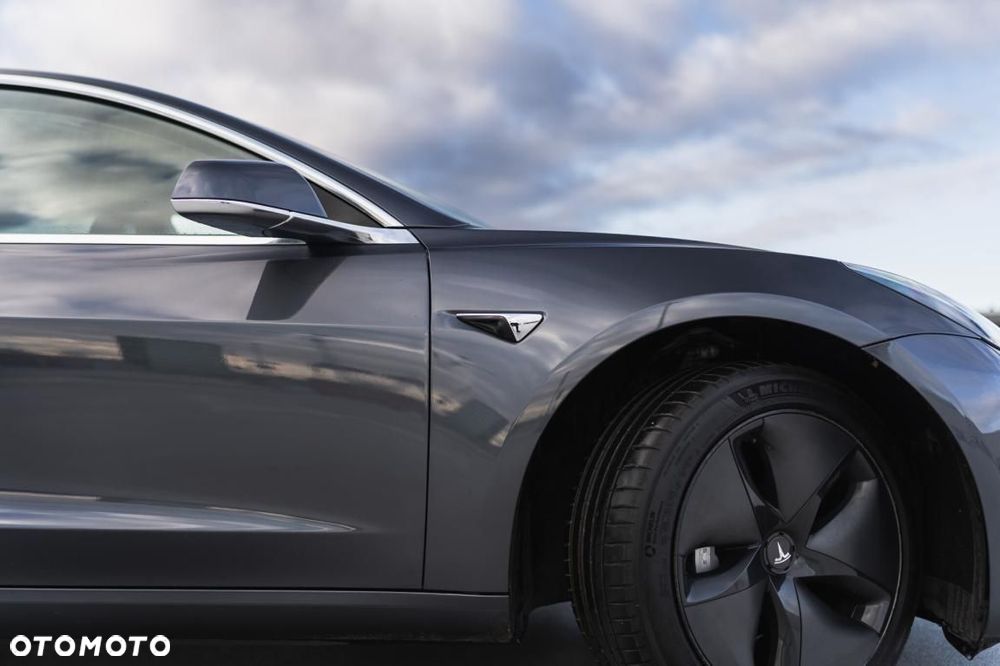 Tesla Model 3 - 11