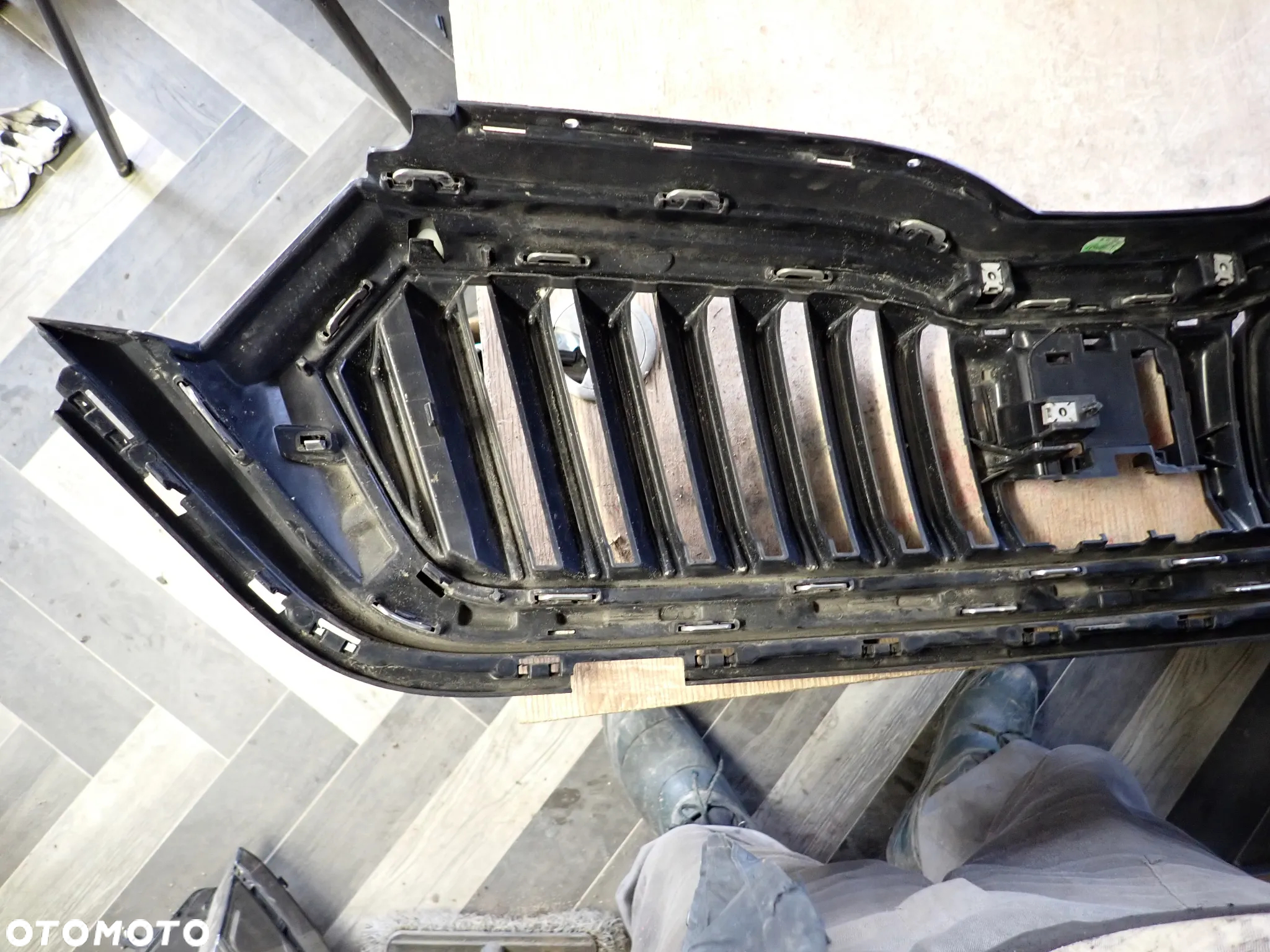 SKODA OCTAVIA IV GRILL ATRAPA - 6