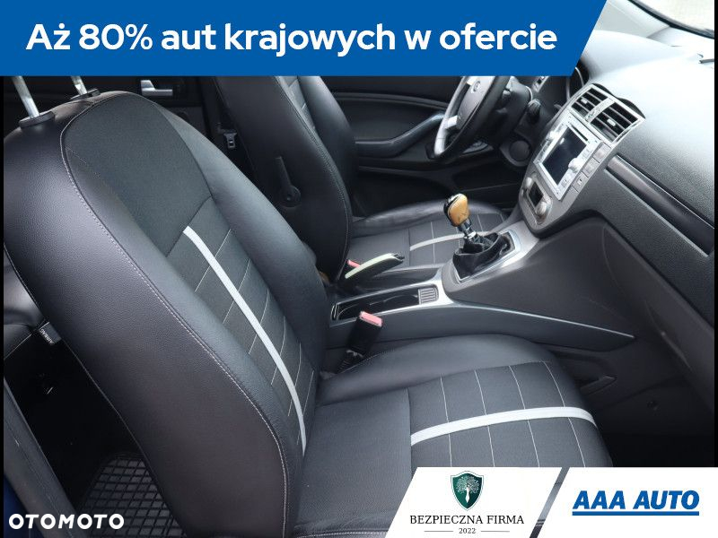 Ford Kuga - 10