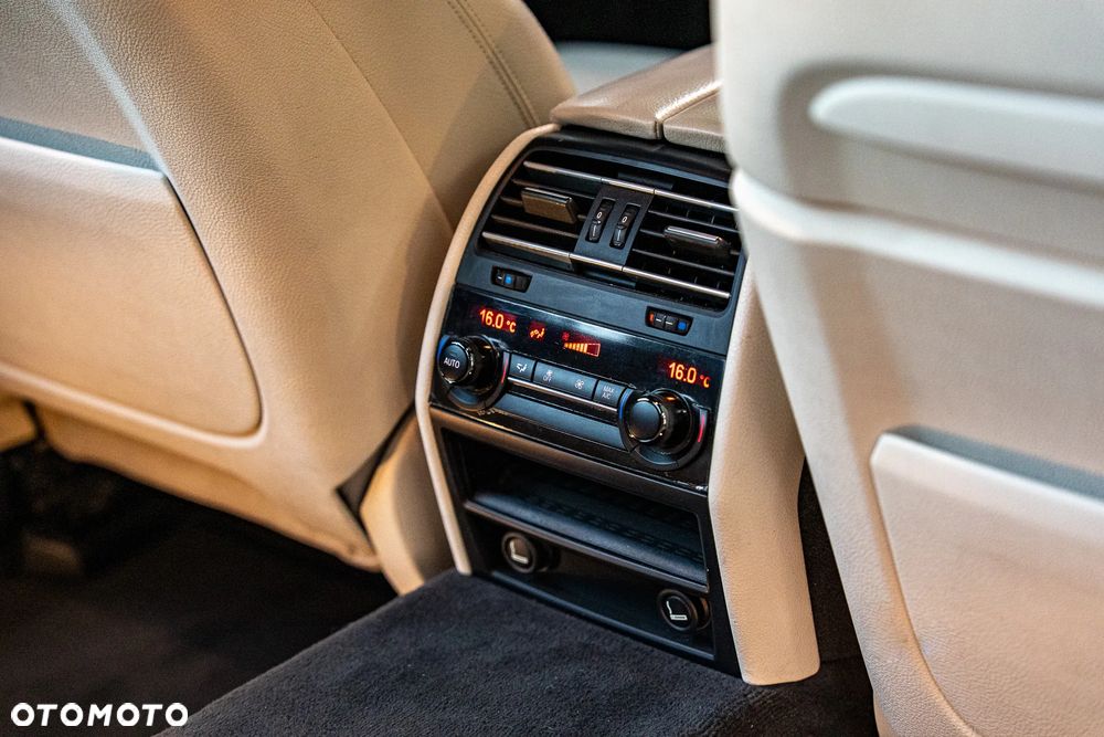 BMW Seria 7 740Li Edition Exclusive - 10