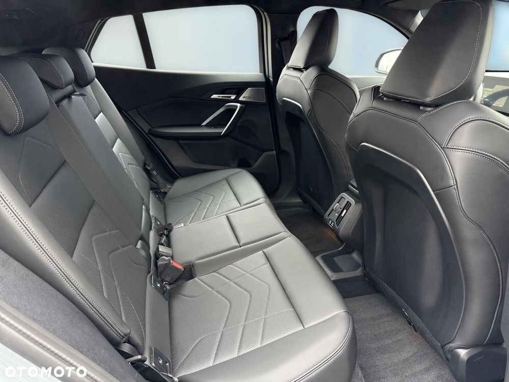 BMW iX2 xDrive30 66.5kWh M Sport - 12