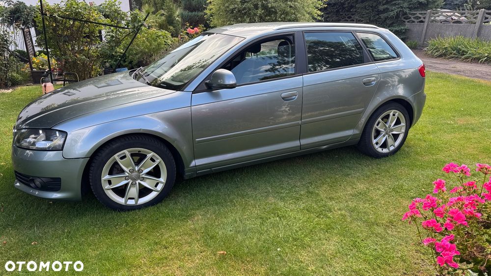 Audi A3 Sportback - 2