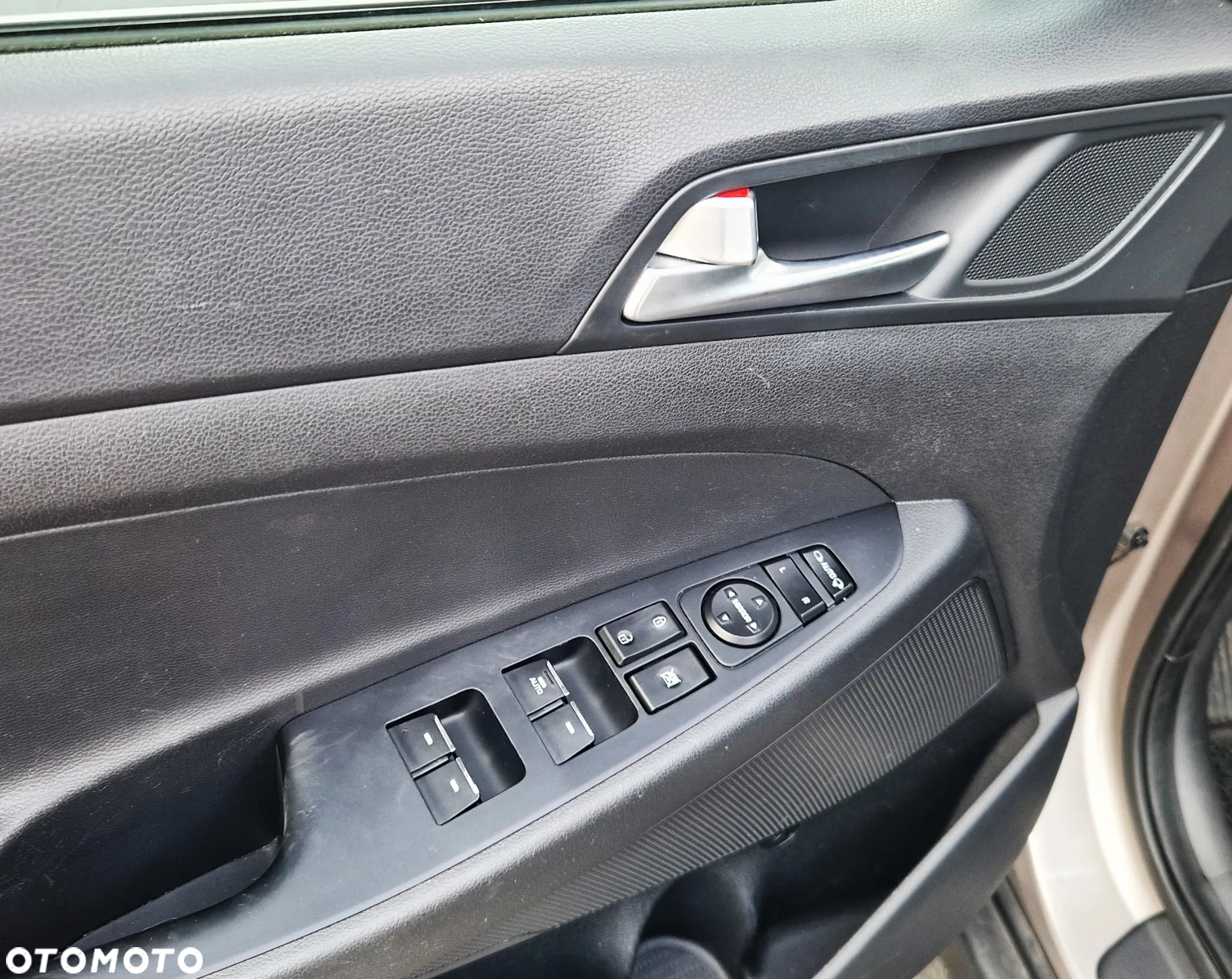 Hyundai Tucson 1.6 Turbo 2WD Navi - 13