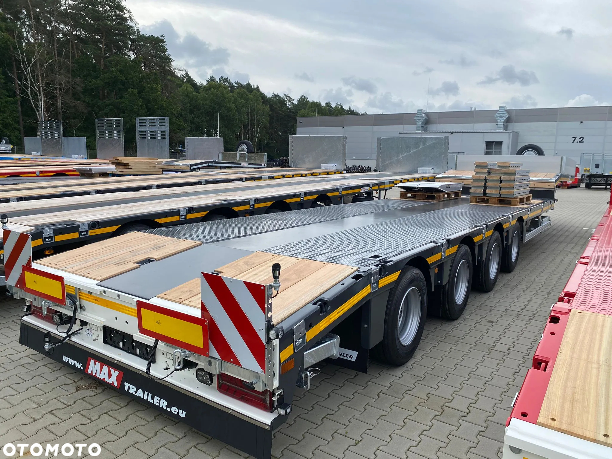 MAX Trailer 4 osiowe semi, rozciągane, hydrauliczne skręt osi - 2