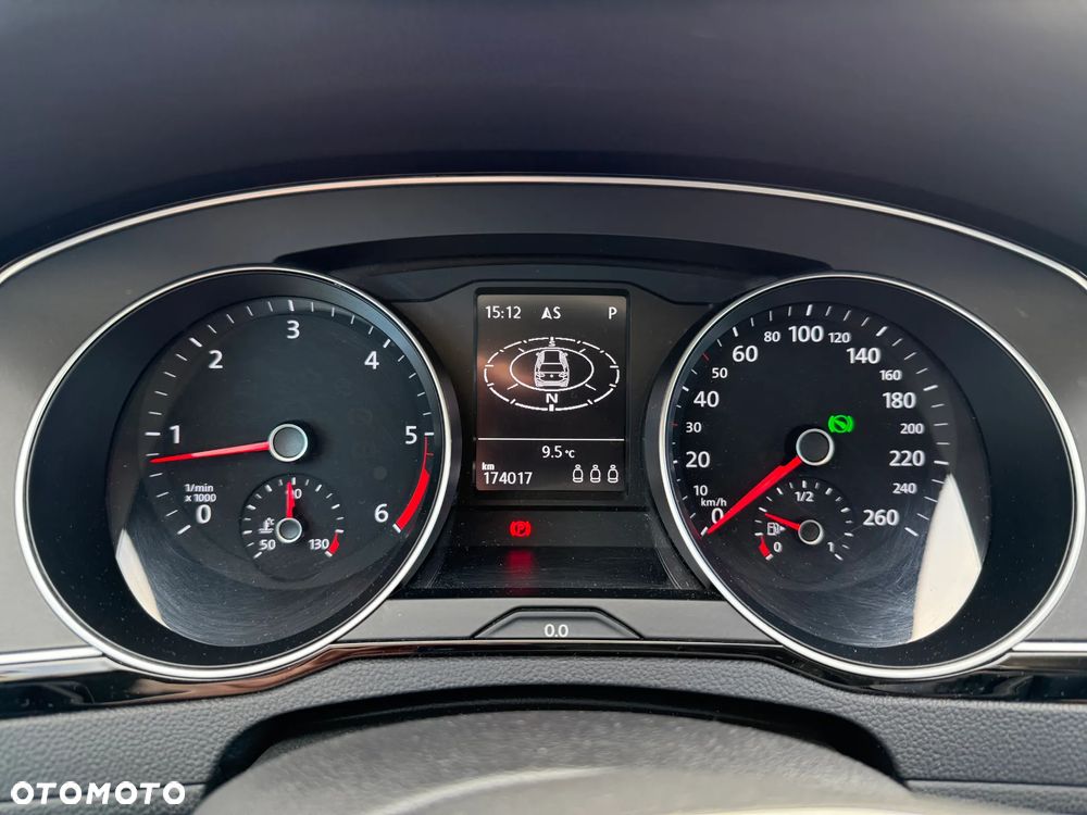 Volkswagen Passat 2.0 TDI BMT Comfortline DSG - 16