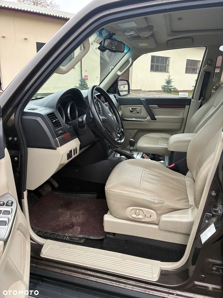 Mitsubishi Pajero 2017 photo 5