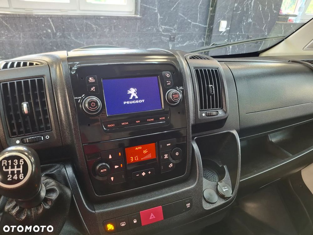 Peugeot Boxer 2020 Rok Furgon VAN L2H2 Kamera Cofania Nawigacja Fabryczna TomTom Światła LED Klimatyzacja Automatyczna Tempomat Niski Przebieg - 19