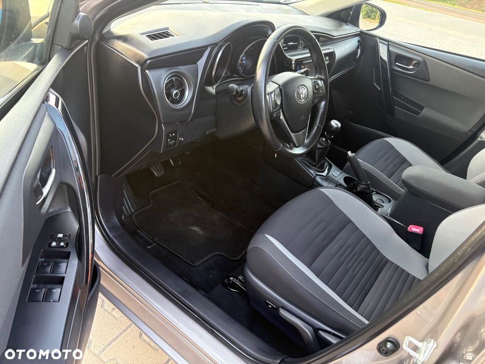 Toyota Auris 1.2 T GPF Premium - 37