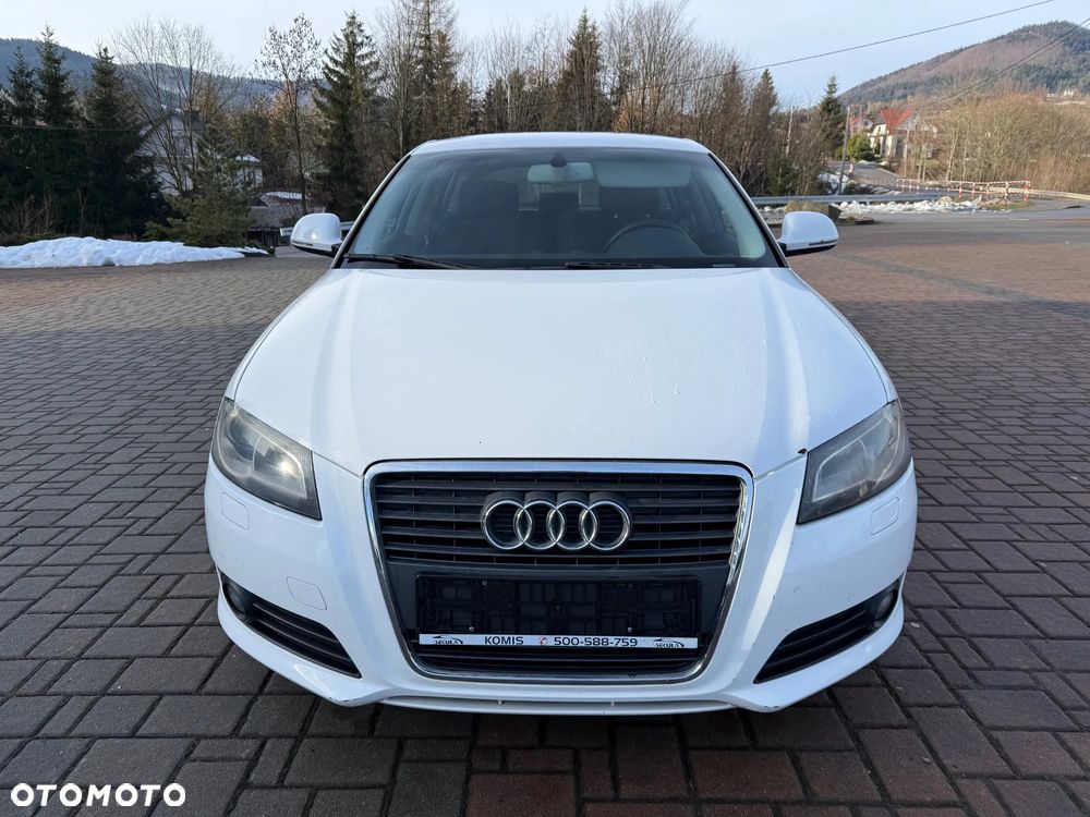 Audi A3 Sportback 2.0 TDI DPF S tronic Ambiente - 2