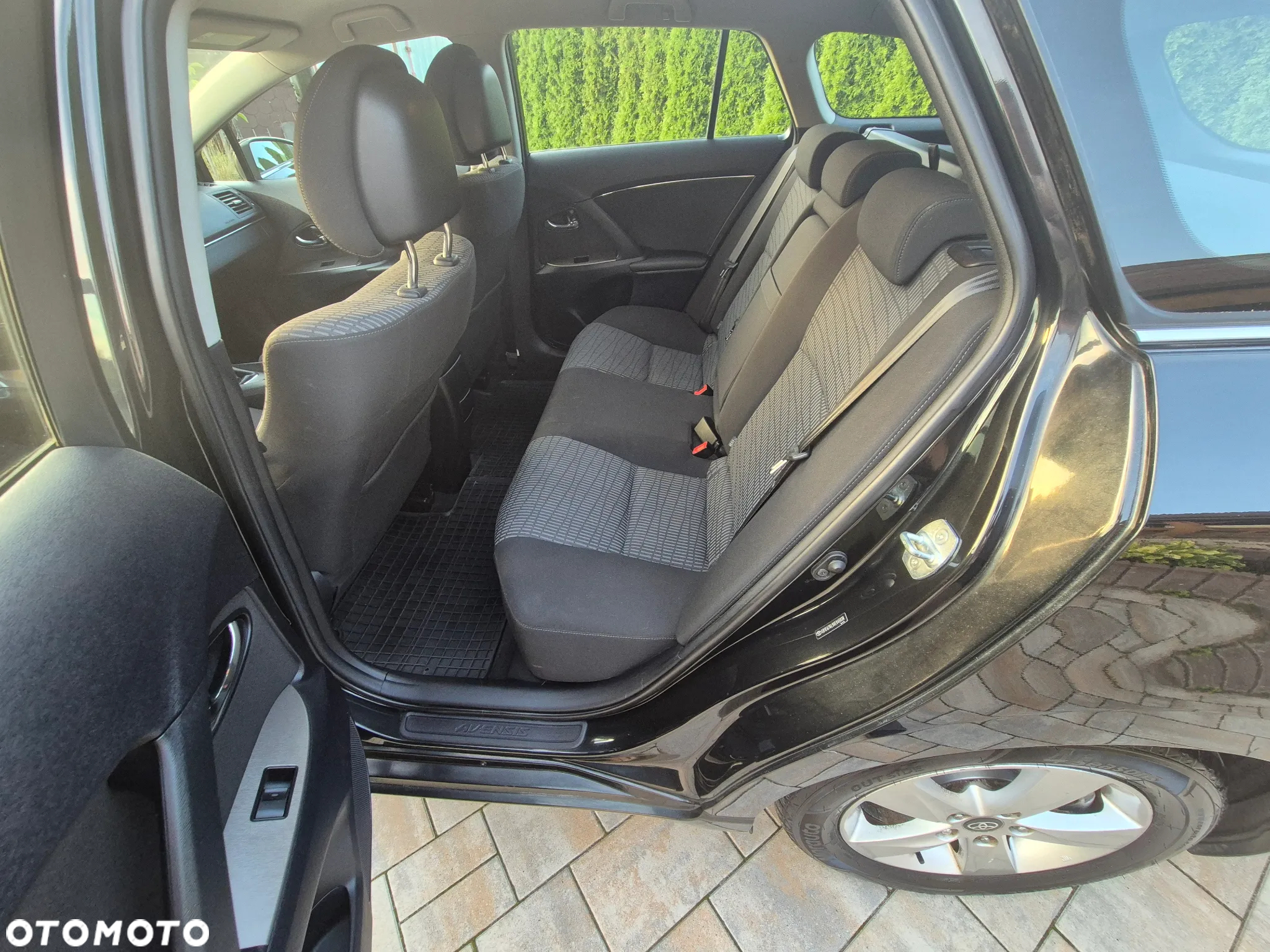 Toyota Avensis 1.8 Premium EU5 - 10