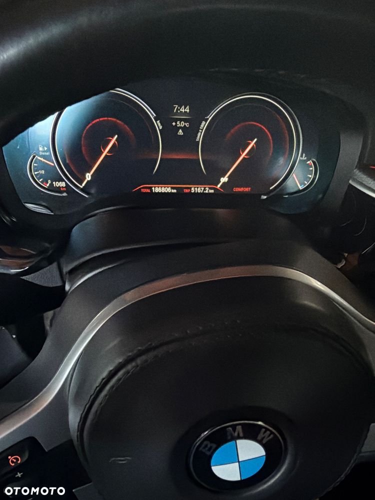 BMW Seria 5 520d xDrive - 26