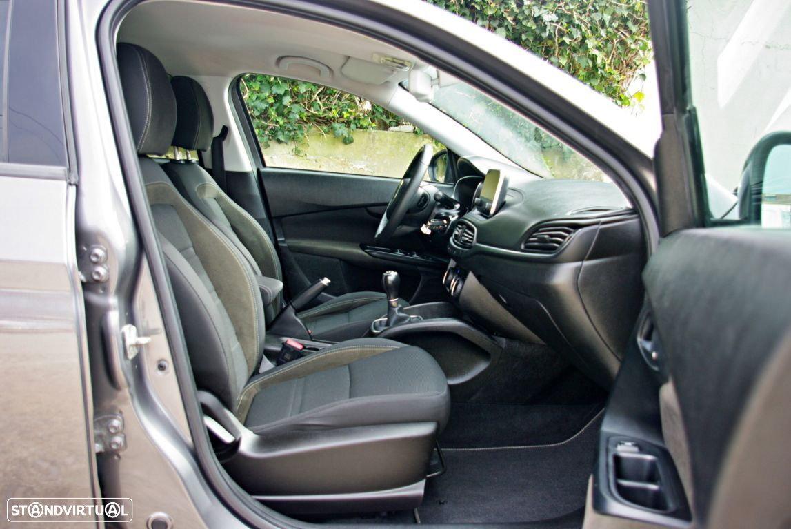 Fiat Tipo Station Wagon 1.3 M-Jet Lounge - 23