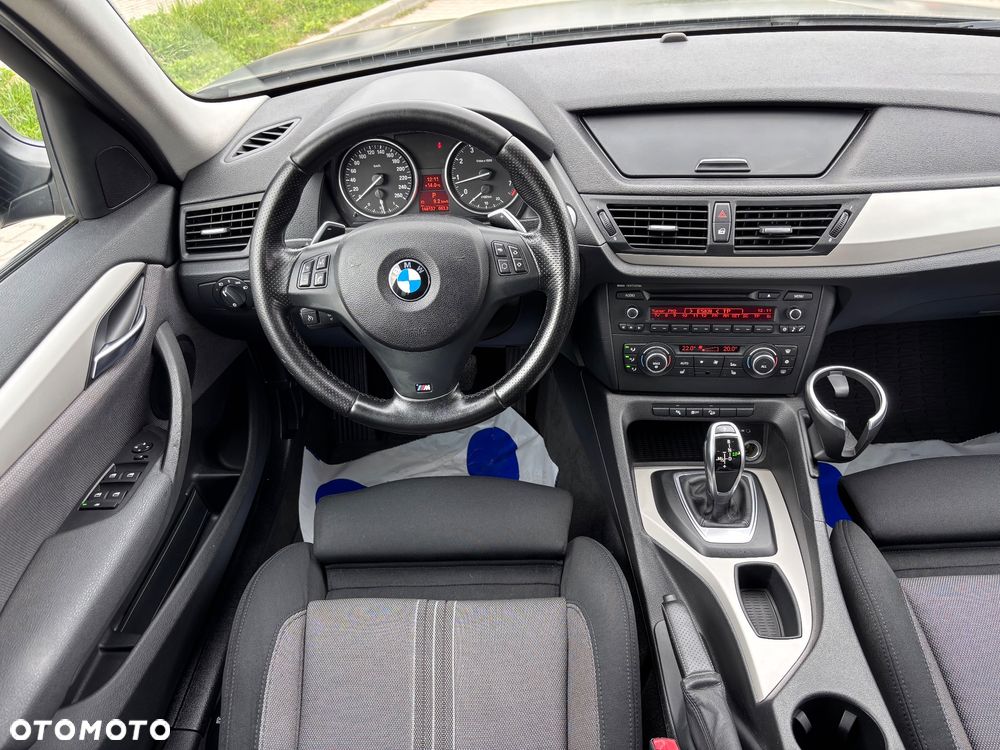 BMW X1 xDrive28i Sport Line - 16