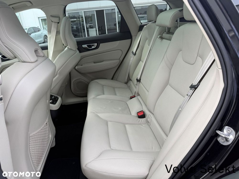 Volvo XC 60 - 21